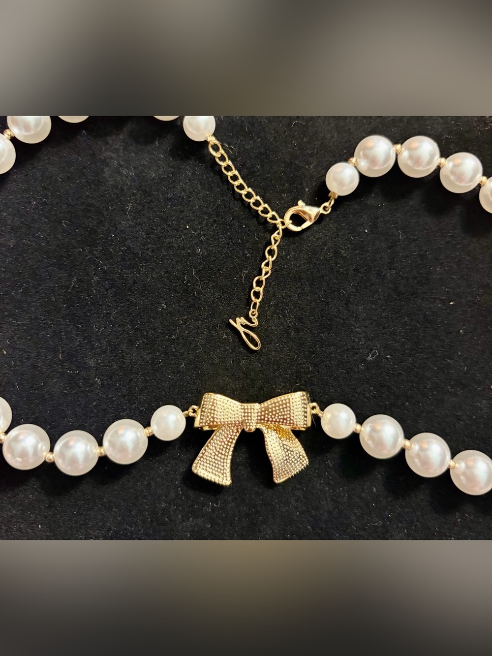 NIB GIFT READY Gold Bow Pearl Necklace - Women Jewelry/Can be reversible🎀
